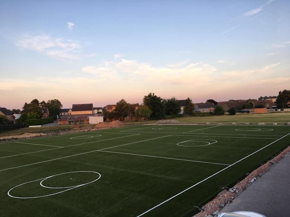 Aanleg kunstgras korfbalveld - Sportinfrabouw NV