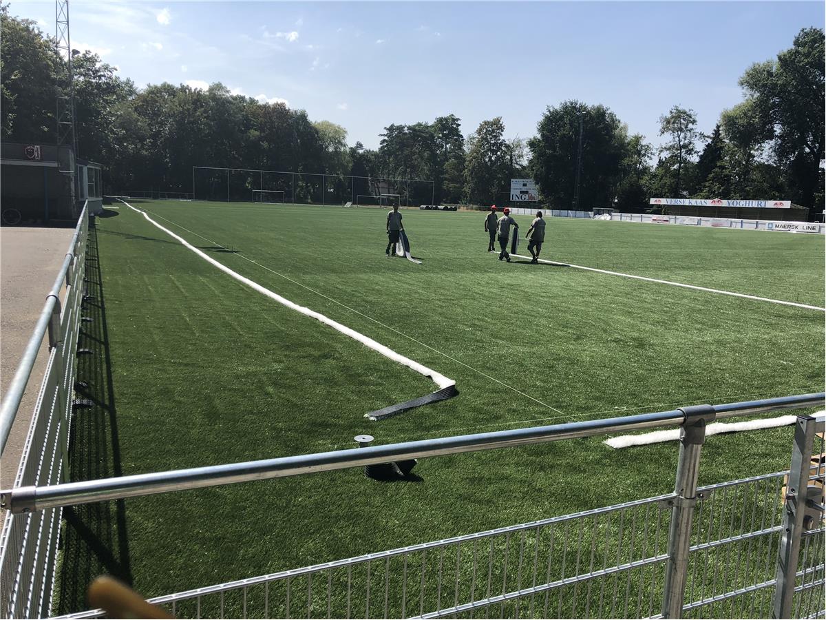 Aanleg kunstgras voetbalveld - Sportinfrabouw NV