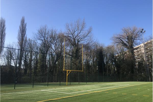 Aanleg kunstgrasveld voor voetbal en American football - Sportinfrabouw NV