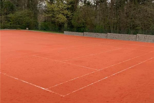 Renovatie 3 tennisvelden kunstgras Red Court - Sportinfrabouw NV