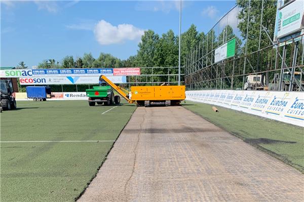 Rénovation terrain de football synthétique - Sportinfrabouw NV