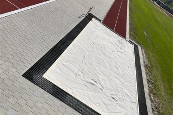 Aménagement piste d'athlétisme synthétique 8-cours - Sportinfrabouw NV