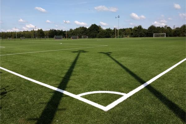 Aménagement terrain de football synthétique 3 KRC Genk - Sportinfrabouw NV