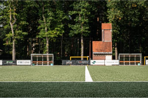 Aanleg kunstgras voetbalveld en trainingsveldje Heibos - Sportinfrabouw NV