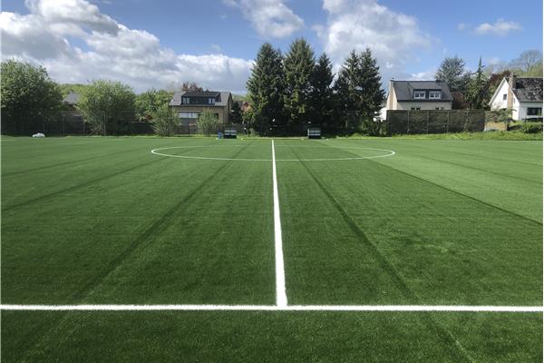 Rénovation terrain de football synthétique B - Sportinfrabouw NV