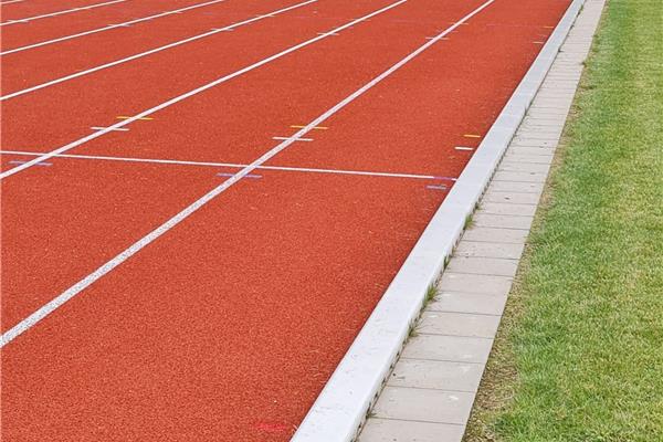 Vernieuwing atletiekpiste - Sportinfrabouw NV